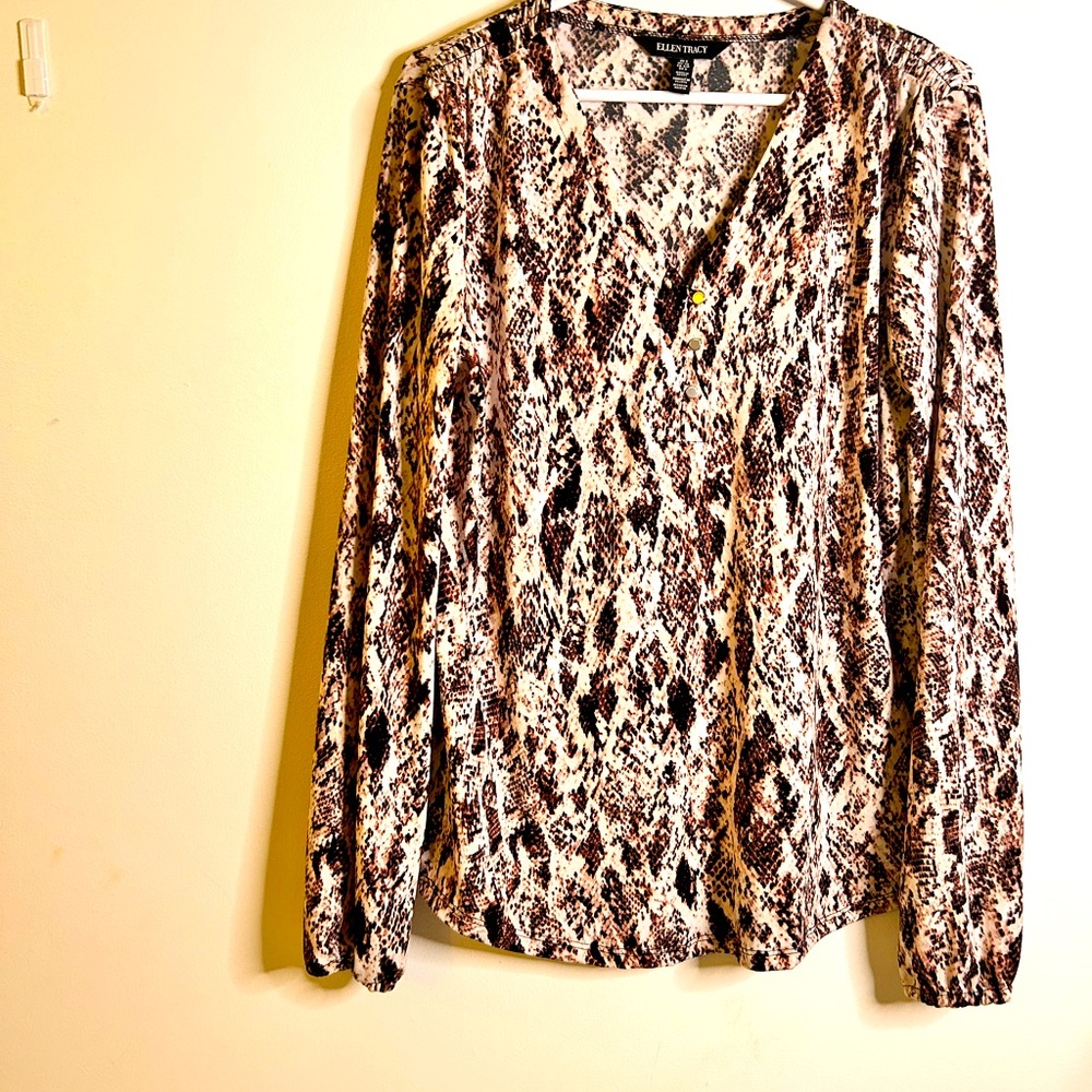 Ellen Tracy animal print button top size small long sleeves black white brown